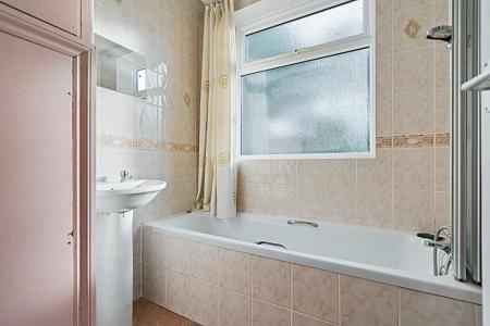 3 bedroom End of terrace house for sale in Hampden Road, Harrow Weald, Harrow, HA3