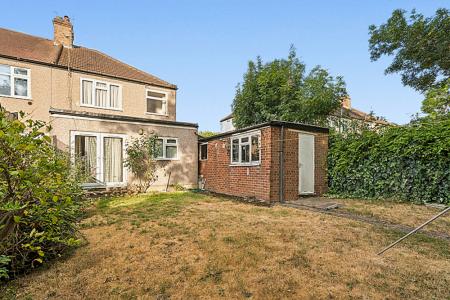 3 bedroom End of terrace house for sale in Hampden Road, Harrow Weald, Harrow, HA3