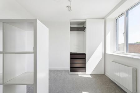 1 bedroom Studio flat to let in 21 Ladysmith Road, Wealdstone, Harrow, HA3