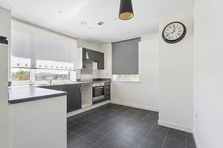 1 bedroom Studio flat to let in 21 Ladysmith Road, Wealdstone, Harrow, HA3