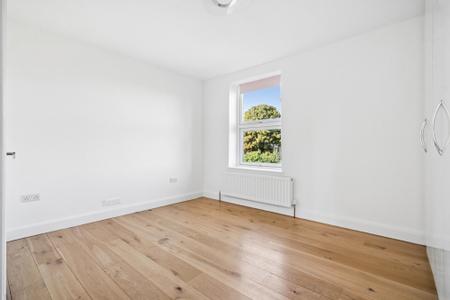 2 bedroom Apartment to let in Roxborough Park, Harrow, HA1