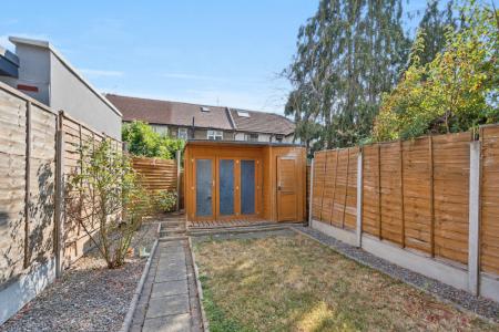 2 bedroom Terraced House for sale in Leyburn Road, Edmonton, N18