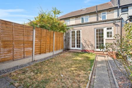 2 bedroom Terraced House for sale in Leyburn Road, Edmonton, N18