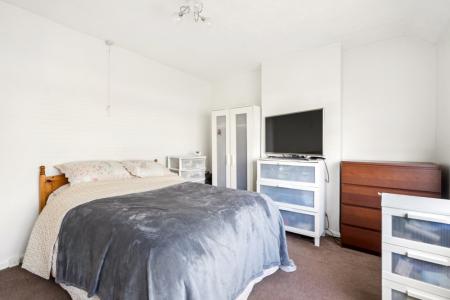 2 bedroom Terraced House for sale in Leyburn Road, Edmonton, N18