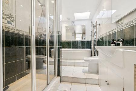 4 bedroom Terraced House to let in Waverley Avenue, Wembley, HA9