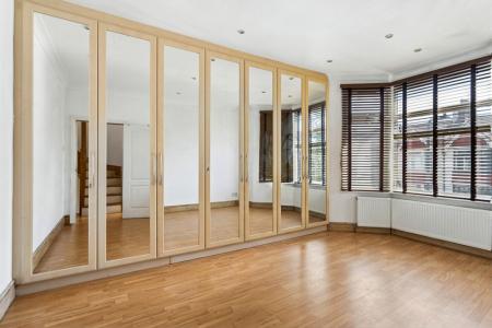 4 bedroom Terraced House to let in Waverley Avenue, Wembley, HA9