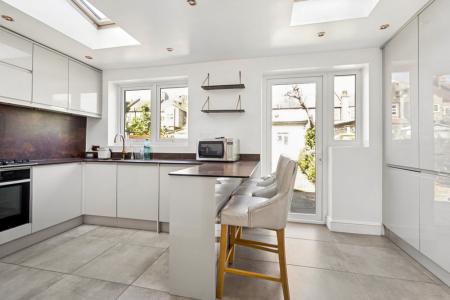 4 bedroom Terraced House to let in Waverley Avenue, Wembley, HA9