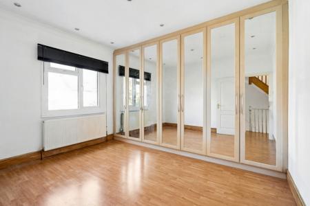 4 bedroom Terraced House to let in Waverley Avenue, Wembley, HA9