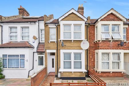 3 bedroom Terraced House to let in Cecil Road, Wealdstone, Harrow, HA3