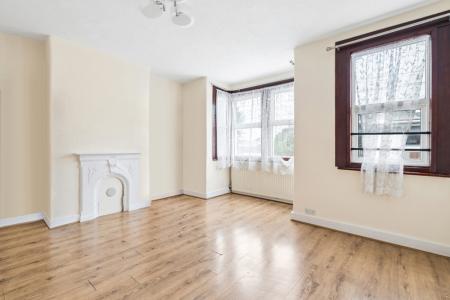 3 bedroom Terraced House to let in Cecil Road, Wealdstone, Harrow, HA3