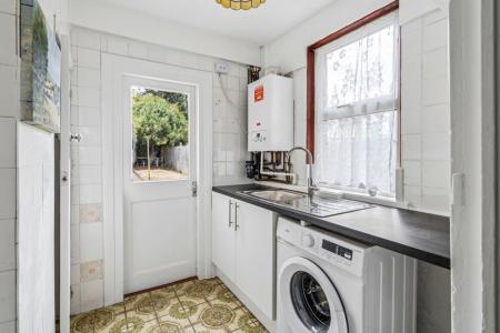 3 bedroom Terraced House to let in Cecil Road, Wealdstone, Harrow, HA3