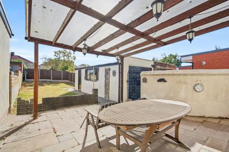 3 bedroom Semi-detached house for sale in Kenmore Avenue, Kenton, Harrow, HA3