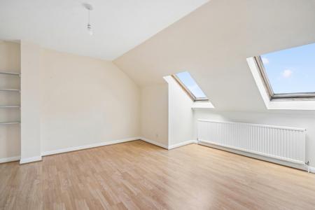 2 bedroom Flat to let in Kenton Lane, Harrow Weald, Harrow, HA3