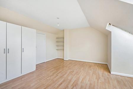 2 bedroom Flat to let in Kenton Lane, Harrow Weald, Harrow, HA3