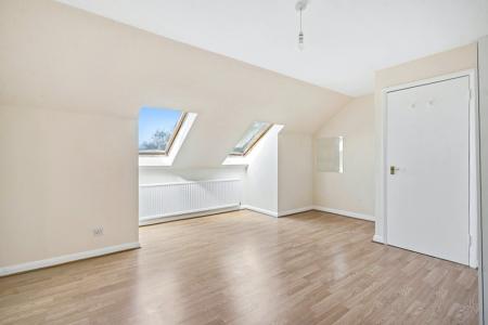 2 bedroom Flat to let in Kenton Lane, Harrow Weald, Harrow, HA3