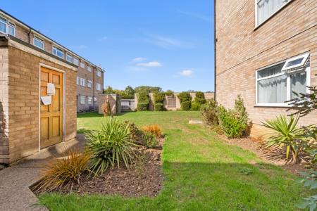 2 bedroom Flat for sale in South Vale, Harrow, HA1