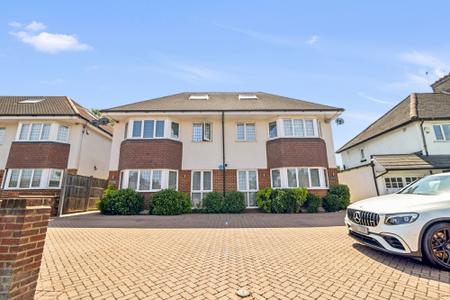2 bedroom House to let in Eastbury Road, Watford, WD19