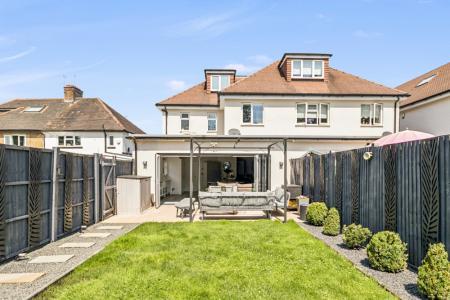 2 bedroom House to let in Eastbury Road, Watford, WD19