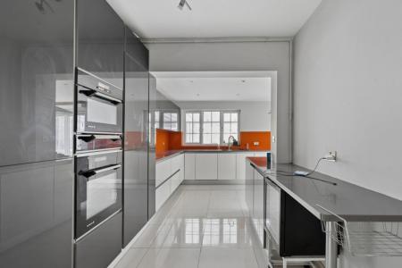 3 bedroom Semi-detached house to let in Birchen Grove, Kingsbury, NW9