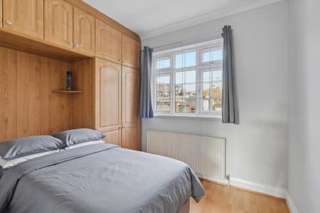 3 bedroom Semi-detached house to let in Birchen Grove, Kingsbury, NW9