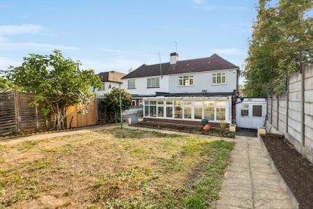 3 bedroom Semi-detached house to let in Birchen Grove, Kingsbury, NW9