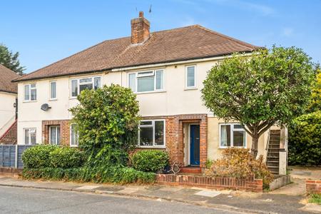 2 bedroom Flat to let in Northdown Close, Ruislip, HA4