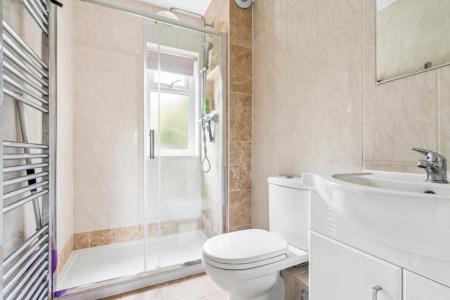 2 bedroom Flat to let in Northdown Close, Ruislip, HA4
