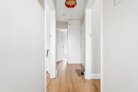 2 bedroom Flat to let in Northdown Close, Ruislip, HA4