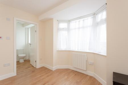 1 bedroom House share to let in Dale Avenue, Edgware, HA8