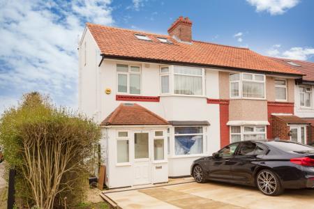 1 bedroom House share to let in Dale Avenue, Edgware, HA8
