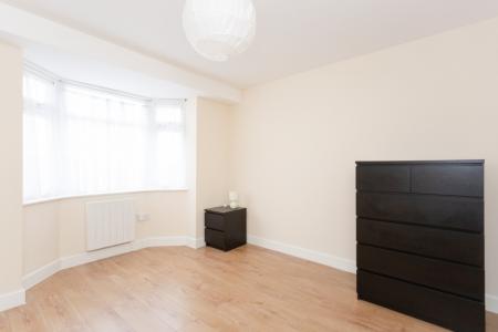 1 bedroom House share to let in Dale Avenue, Edgware, HA8