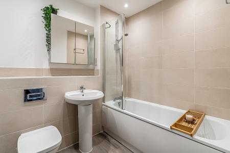 4 bedroom Town house to let in Zoffany Place, Hemel Hempstead, HP2