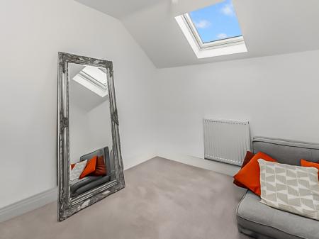 4 bedroom Town house to let in Zoffany Place, Hemel Hempstead, HP2