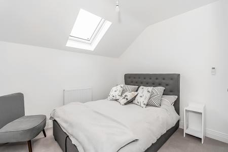 4 bedroom Town house to let in Zoffany Place, Hemel Hempstead, HP2
