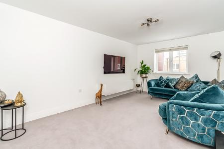 4 bedroom Town house to let in Zoffany Place, Hemel Hempstead, HP2