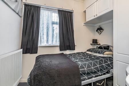4 bedroom Semi-detached house for sale in Queens Avenue, Stanmore, HA7