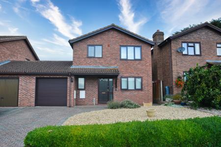 3 bedroom Detached house for sale in Court Road, Ross-on-Wye, HR9
