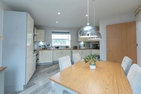 5 bedroom Semi-detached house for sale in Green Wilding Road, Hereford, HR1