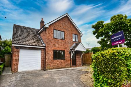 3 bedroom Detached house for sale in Hamlen Close, Huntley, GL19