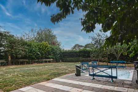 5 bedroom Detached house for sale in Ledbury Road, Ross-on-Wye, HR9