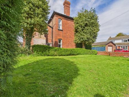 2 bedroom Semi-detached house for sale in Poplar Road, Clehonger, Clehonger, HR2