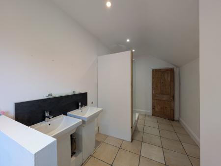 2 bedroom Terraced House for sale in Station Road, Hereford, HR4