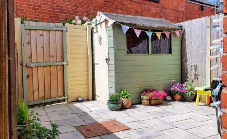 2 bedroom Terraced House for sale in Station Road, Hereford, HR4