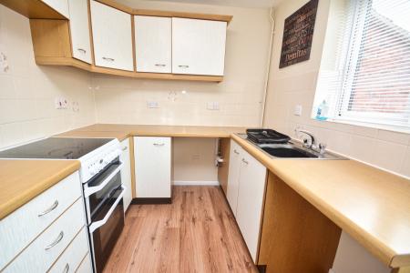 2 bedroom Semi-detached house for sale in Vaga Crescent, Ross-on-Wye, HR9