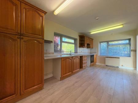 3 bedroom Bungalow for sale in Hillview, Bush Bank, Hereford, HR4