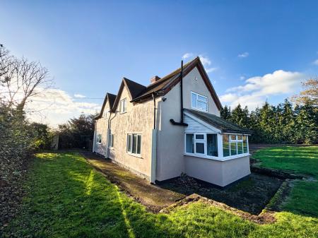 5 bedroom Detached house for sale in Underhill Access, Foy, Ross-on-Wye, HR9