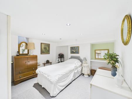 2 bedroom Terraced House for sale in Crofts Lane, Ross-on-Wye, HR9