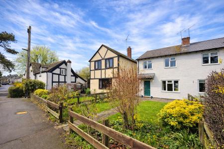 3 bedroom Semi-detached house for sale in Bearcroft, Weobley, Hereford, HR4