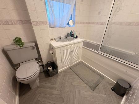 3 bedroom Terraced House to let in Dunoon Mead, Newton Farm, Hereford, HR2