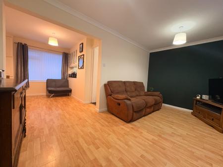 3 bedroom Terraced House to let in Dunoon Mead, Newton Farm, Hereford, HR2